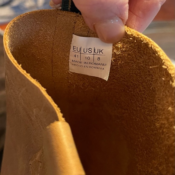 Gorgeous knee boots - Picture 3 of 3